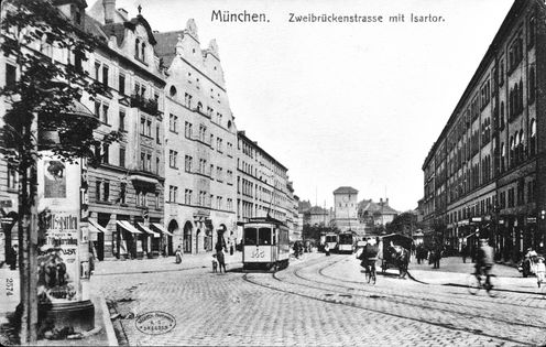Zweibrückenstraßenimpressionen um 1908. Im Vordergrund Trambahnlinie 9 auf dem Weg nach Bogenhausen.