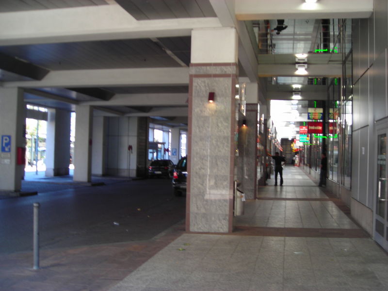 Datei:Ostbahnhof-Arkade.JPG