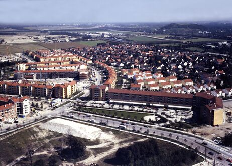 Ein inzwischen historisches Foto aus der Entstehungszeit, 1988, "Siedlung" (K.S.)