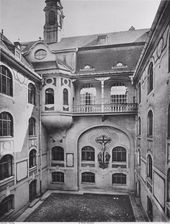 Der Innenhof im Jahr 1899.