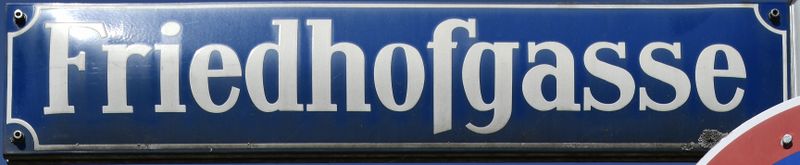 Datei:Muefriuedhofgasseschi2020.jpg