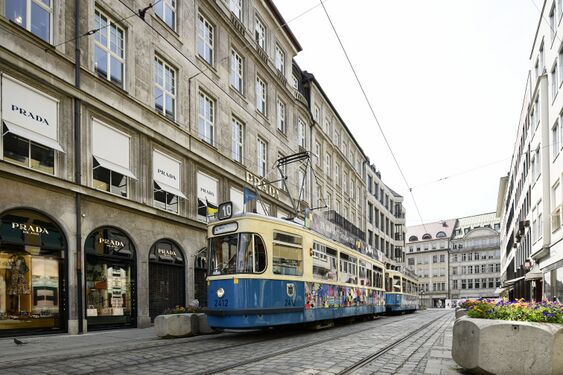 M-Wagenzug auf Sonderfahrt als Tram-Linie 10