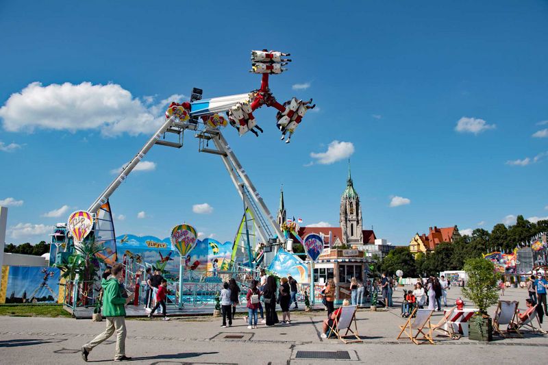 Datei:Frühlingsfest.jpg