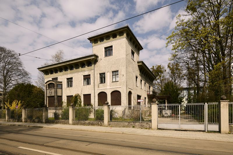 Datei:Mueromanstr13042019c90.jpg