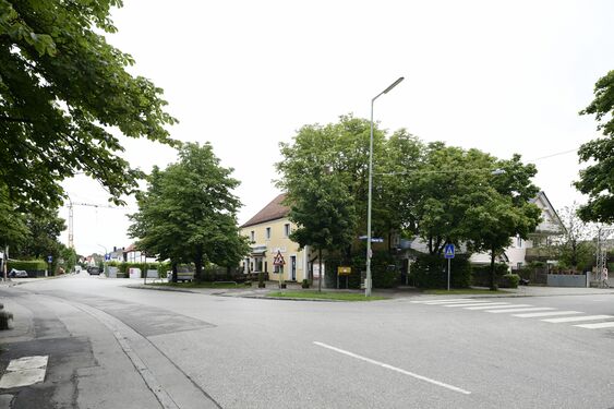 Kreuzungspunkt mit der Angerlohstraße und Krautheimstraße