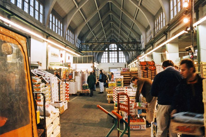 Datei:Grossmarkthalle innen.jpg