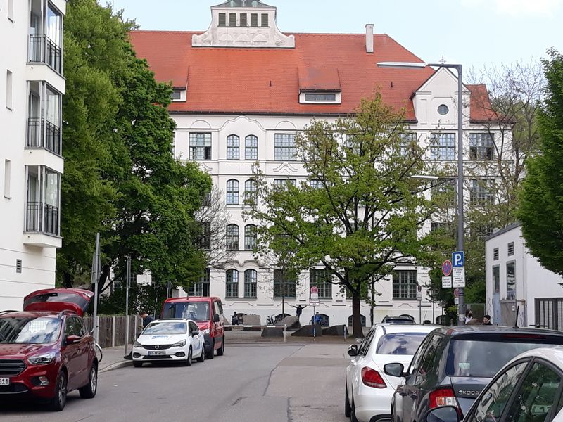 Datei:Ernst-Reuter-Schule.jpg