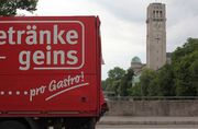 Unverschämtheit! Ein LKW fährt einfach so durchs Bild
