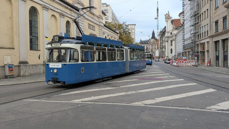Datei:P 150 Jahre Tram.jpg