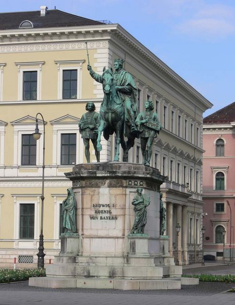 Datei:Reiterdenkmalludwig.jpg