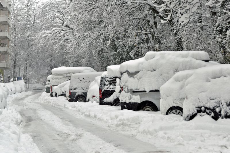 Datei:Schnee in der Holzstrasse.jpg