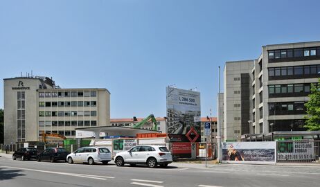Vormals Fabrikgebäude der Rodenstockwerke, Haupteingang. Juni 2012.
