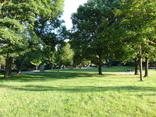 Muenchen massmannpark flucht sueden.JPG