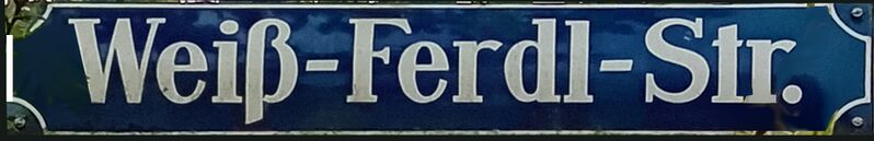 Datei:Weiß-Ferdl-StrSch.jpg