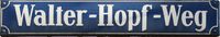 Straßenschild des Walter-Hopf-Wegs