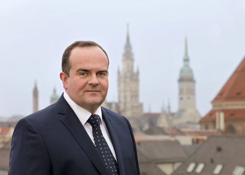 Datei:Clemens-baumgaertner-offizielles-Bild2019.jpg