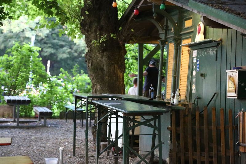 Datei:Schyrenplatz Kiosk Ausstellung 2020 02.jpg