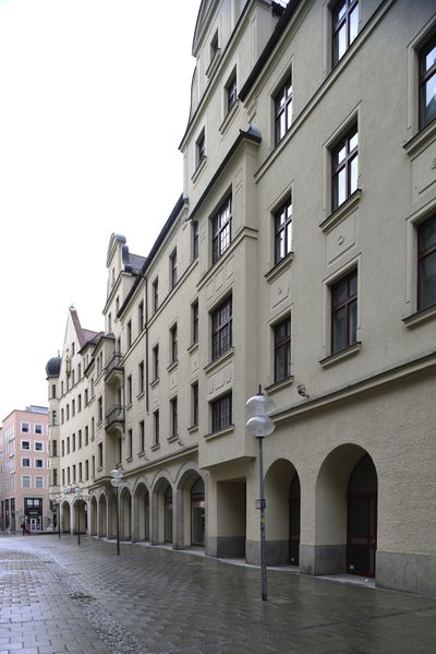 Datei:Mueherzogmaxstrts032016c95.jpg