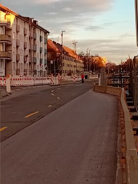 Für den U-Bahn-Bau müssen Straßen umgeleitet und Bäume gefällt werden