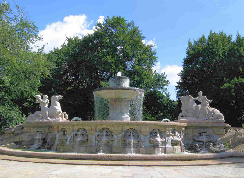 Datei:Wittelsbacherbrunnen.jpg