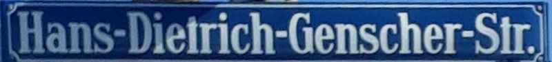 Datei:Hans Dietrich Genscher Straße.jpeg