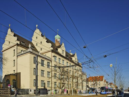 27 Tage später beginnt der Trambahnbetrieb mit dem 28. Februar 2026