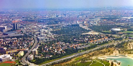 Zwischen der Garmischer Straße, den Kleingartensiedlungen, und der Westendstraße.