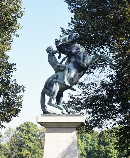 Pferdebändiger, 1937 errichtet, in Riem an der Frobenstraße.