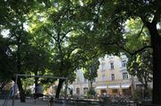 und endet am Spielplatz beim Roecklplatz