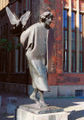 Franziskus als Friedensbote, Bronze-Statue an der Sonnenstraße