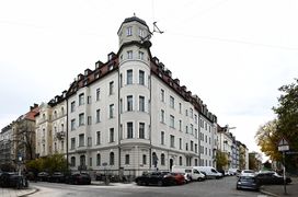 Ecke Ainmillerstraße 9 und Wilhelmstraße.