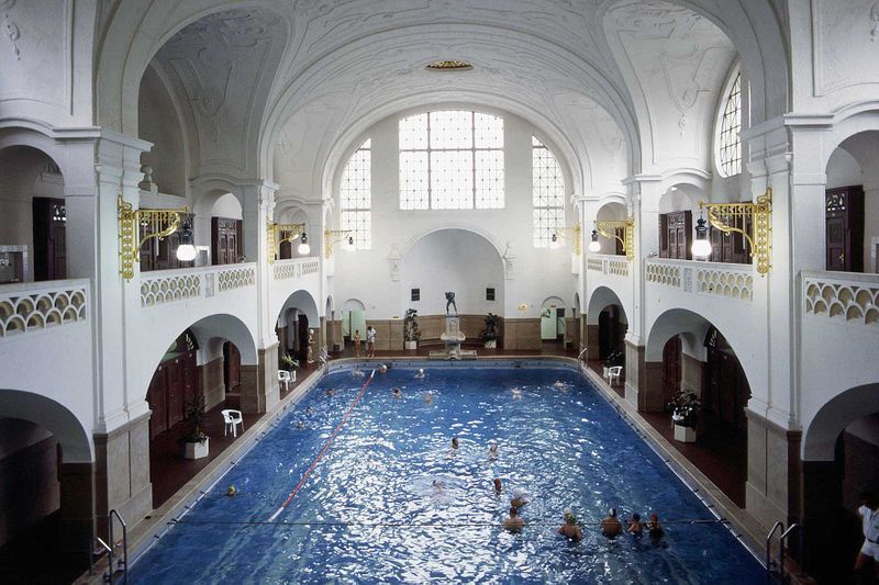Datei:Müller'sches Volksbad.jpg