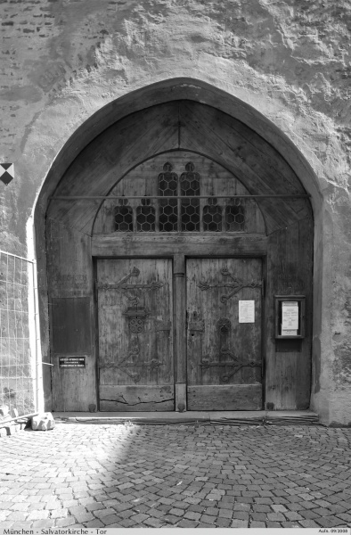 Datei:MueSalvatorKircheTor092008b.jpg