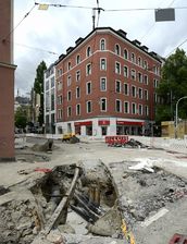 Beschädigung der Trambahngleise nach dem Wasserrohrbruch. Mai 2022.