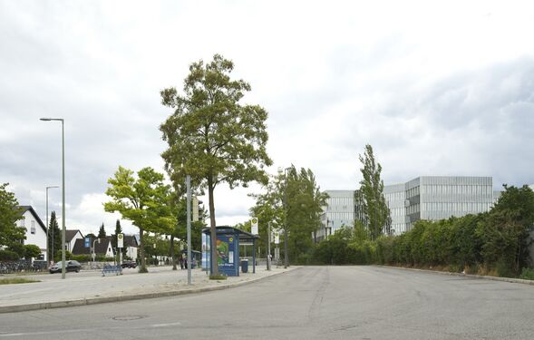 Möglicher Wendeplatz für den Planungsabchnitt 2, an der U-Bahn und Linienbushaltestelle Am Hart an der Knorrstraße