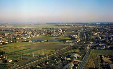 Bahnhof Trudering, noch mit Bahnübergang an der Karlsburger Straße, 1978