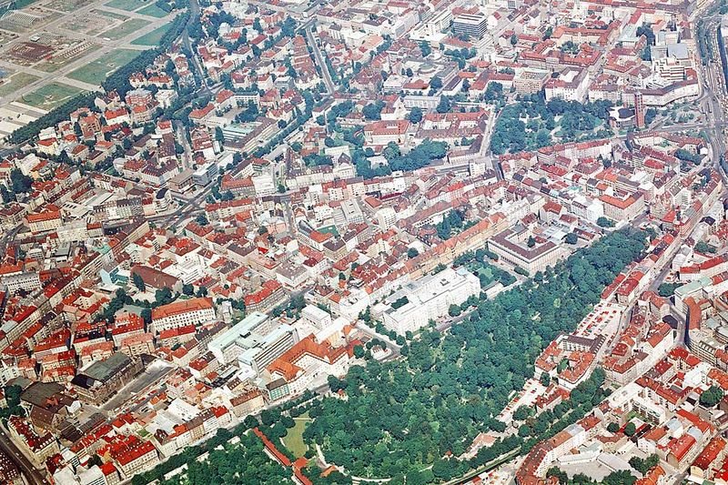 Datei:Maistrasse mit Umfeld.jpg