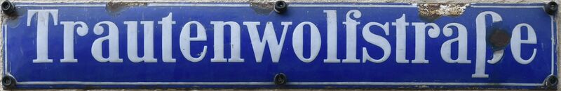 Datei:Muetrauwolfstrsch.jpg