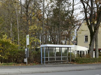 Bushaltestelle Landrichterstraße, Fasangartenstraße, Fahrtrichtung Fasangarten.