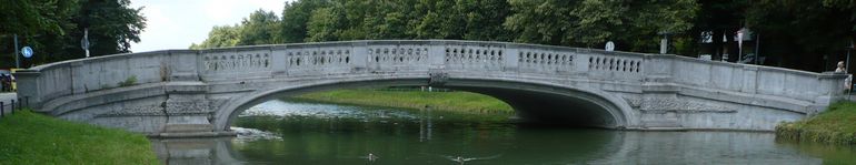 2008-07-15 Bruecke Nymphenbuer Kanal Auffahrtsallee Renatastrasse.jpg