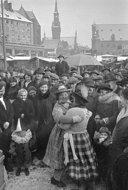 rechts herum, 1939, Foto von Nortz