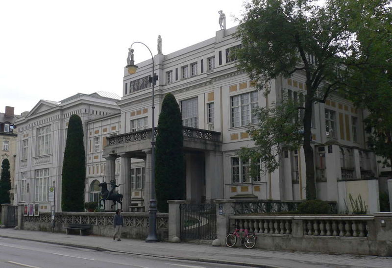 Datei:Stuckvilla.jpg
