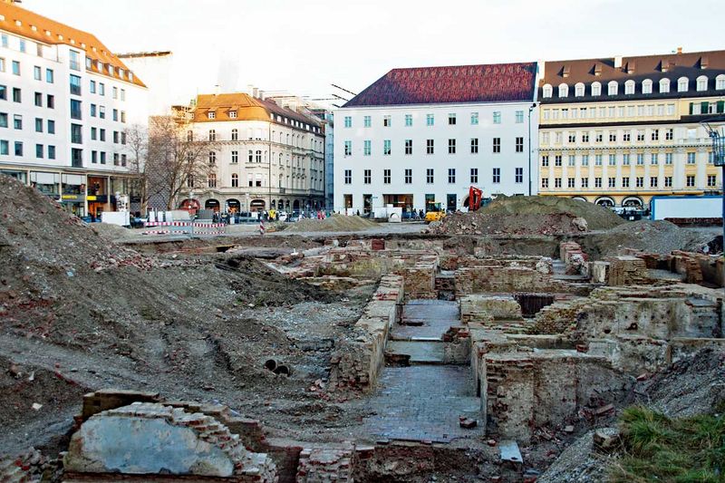 Datei:Marienhof Ausgrabungen.jpg