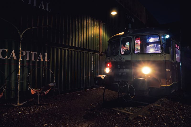 Datei:Bahnwärter Thiel München Schienenbus.jpg