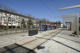 Die neue Haltestelle, Gleis 3. April 2021.