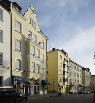Maria-Theresia-Straße 2