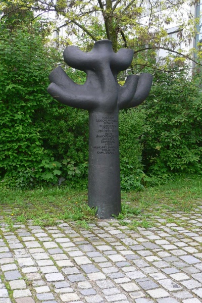Datei:Denkmal judenlager.jpg