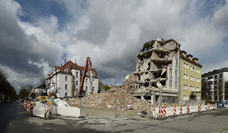 Datei:Muemozhaydnstr042022c85.jpg