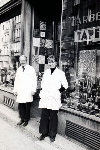 Datei:Drogerie Erwin Heil.jpg