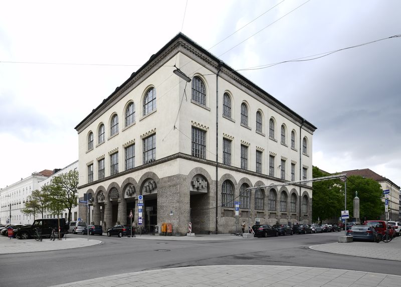 Datei:Mueadalbertstr5ecke052019c85.jpg